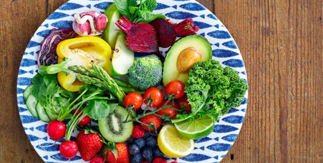 What Is Raw Food Diet? Know Its Benefits, Risks And What To Eat ...