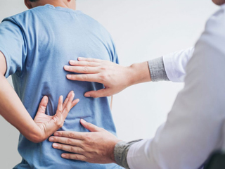 Arthritis Day: रीढ़ की हड्डी को कैसे प्रभावित करता है अर्थराइटिस? जानें स्‍पाइन को इस रोग से बचाने के 7 उपाय