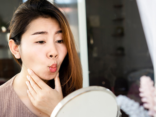 Beauty Tricks: इन 5 अक्षरों को रोजाना बोलें, बढ़ेगी स्किन की खूबसूरती और दूर होंगे एजिंग के लक्षण