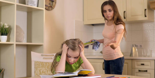  Helicopter-Parenting-Effects-Benefits