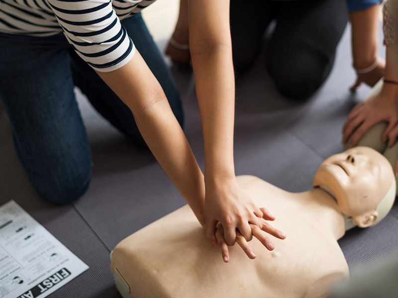 हार्ट अटैक या सडेन कार्डियक अरेस्ट से जान बचाने में कितनी कारगर है सीपीआर (CPR) तकनीक?