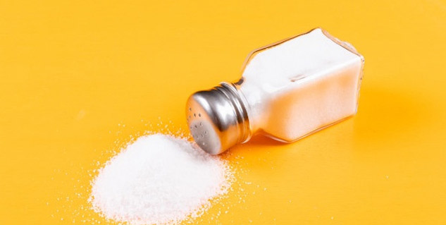 Salt-Water-Gargle-Benefits