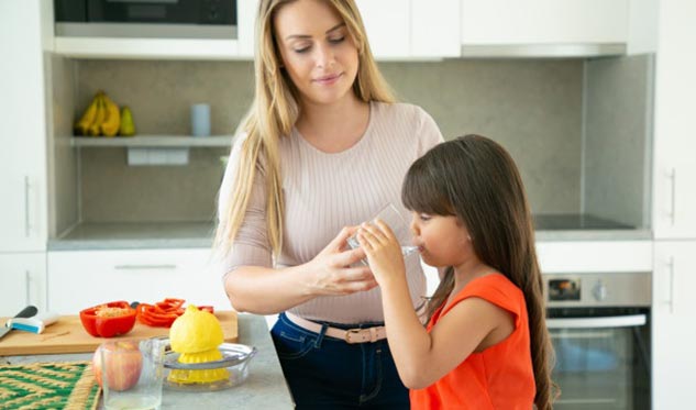 insidechildtodrinkmorewater