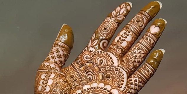 सर्दियों में मेहंदी कैसे लगाएं | Uses of mehndi henna for hair in winter in  hindi - India TV Hindi