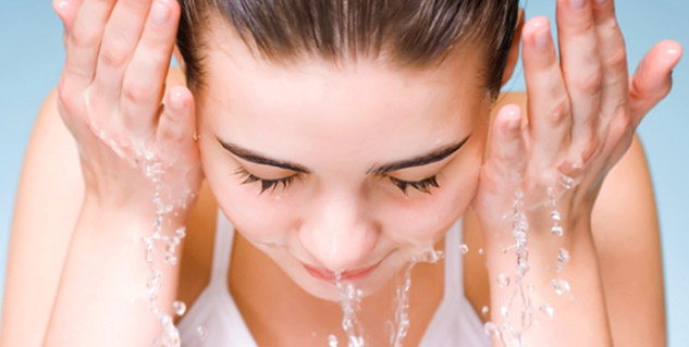 cleaning eyes