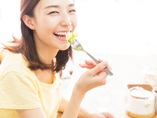 शरीर को हेल्दी रखने के लिए डाइट में शामिल करें ये 5 देसी फूड्स, मिलेंगे कई फायदे