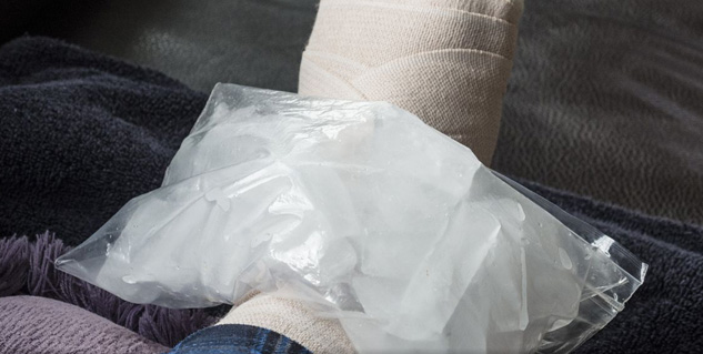 ice pack on wound