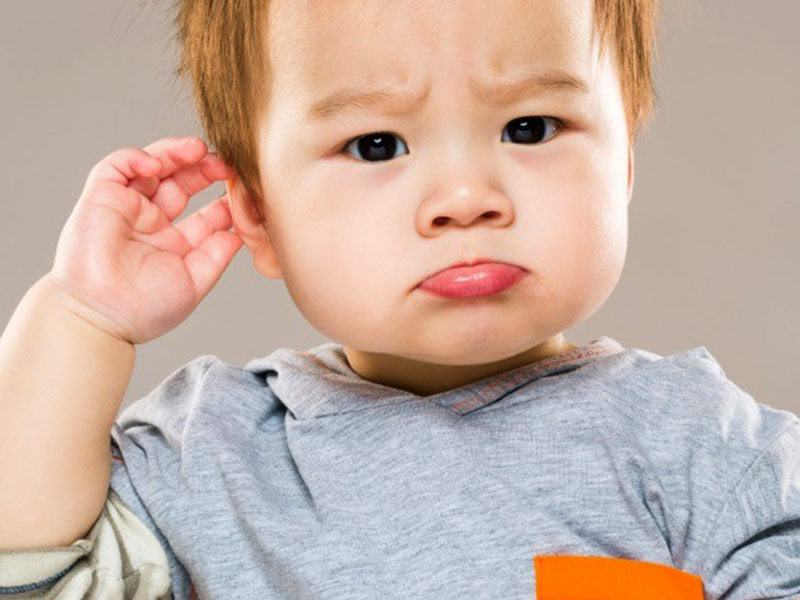 शिशु के बार-बार कान ख‍ींचने या छूने की वजह हो सकती हैं ये 5 समस्‍याएं, संकेत समझकर इलाज कराना है जरूरी