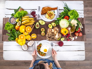 रोज काउंट करें खाने की कैलोरीज और रहें हेल्दी, डायटीशियन से जानें 0 से 1000 कैलोरीज तक के 14 फूड्स