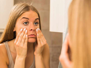 सुबह उठकर आंखों में धुंधलापन और भारीपन महसूस होता है? अपनाएं ये 5 घरेलू उपाय