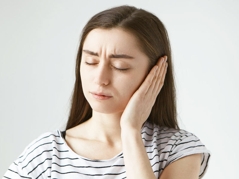 कान का दर्द दूर करने के लिए 5 यौगिक क्रियाएं, योग प्रशिक्षक से जानें इसे करने का सही तरीका