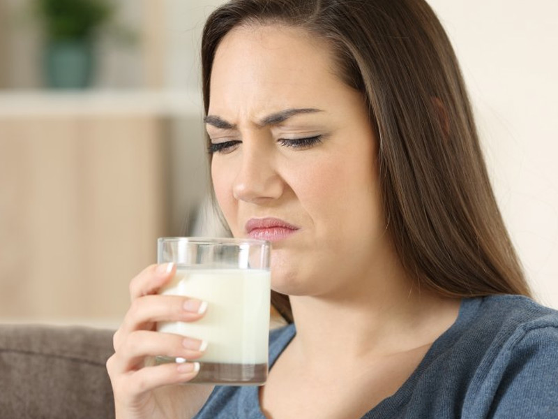 Lactose Intolerance: आपको भी है डेयरी प्रोडक्ट्स से एलर्जी तो दूध के बजाय इन 7 चीजों से लें भरपूर कैल्शियम