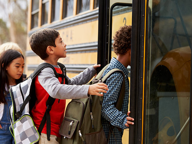 क्या आपका बच्चा भी Bus से जाता है स्कूल? जानें बच्चों के लिए बस सुरक्षा के कुछ महत्वपूर्ण नियम