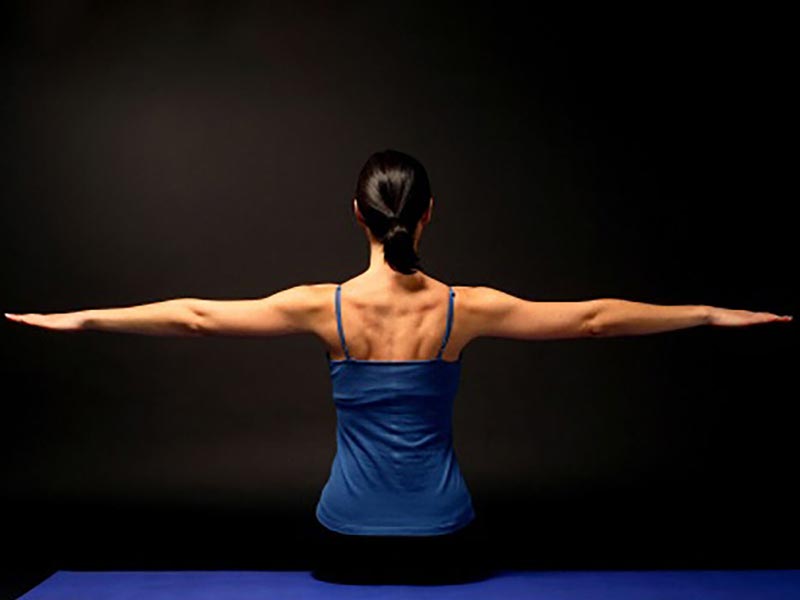 पीठ को मजबूत बनाने के ल‍िए करें ये 3 आसान एक्‍सरसाइज, रीढ़ की हड्डियां भी होंगी मजबूत