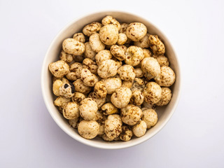 गर्मी में बहुत फायदेमंद होता है मखाने का रायता, जानें इसकी रेसिपी और सेहत को मिलने वाले ढेर सारे फायदे