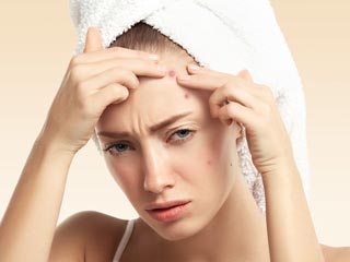 चेहरे पर होने वाले सफेद दानों को दूर करने के लिए अपनाएं ये 5 घरेलू उपाय