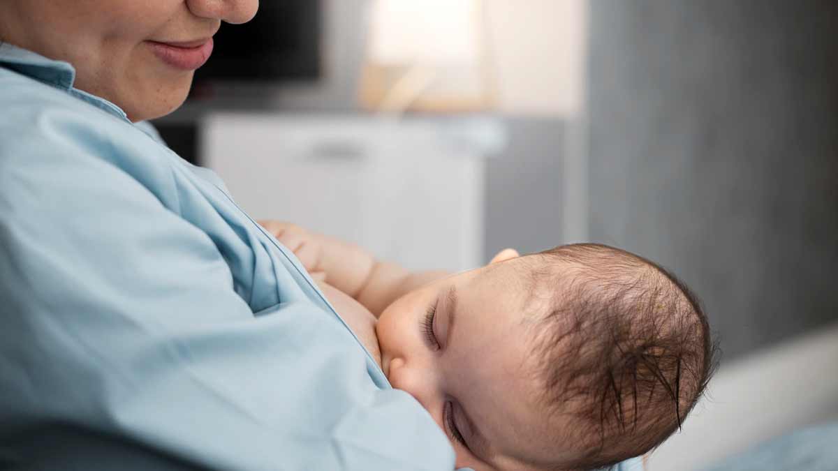 World Breastfeeding Week 2022: मां का दूध पिलाने से शिशु को मिलते हैं ये 5 फायदे