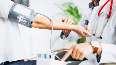 अचानक ब्लड प्रेशर लो होने पर करें ये आसान उपाय