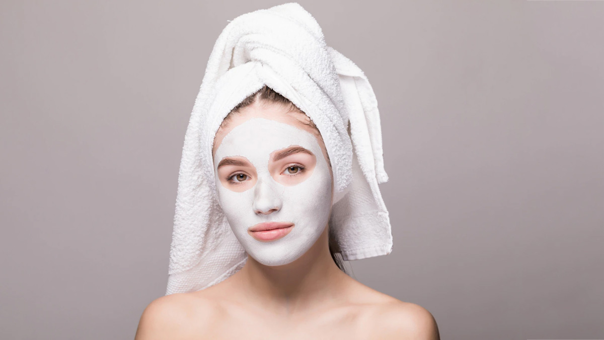 इन 4 मिट्टियों से चेहरे पर पाएं गजब का निखार, जानें कैसे करें इस्तेमाल