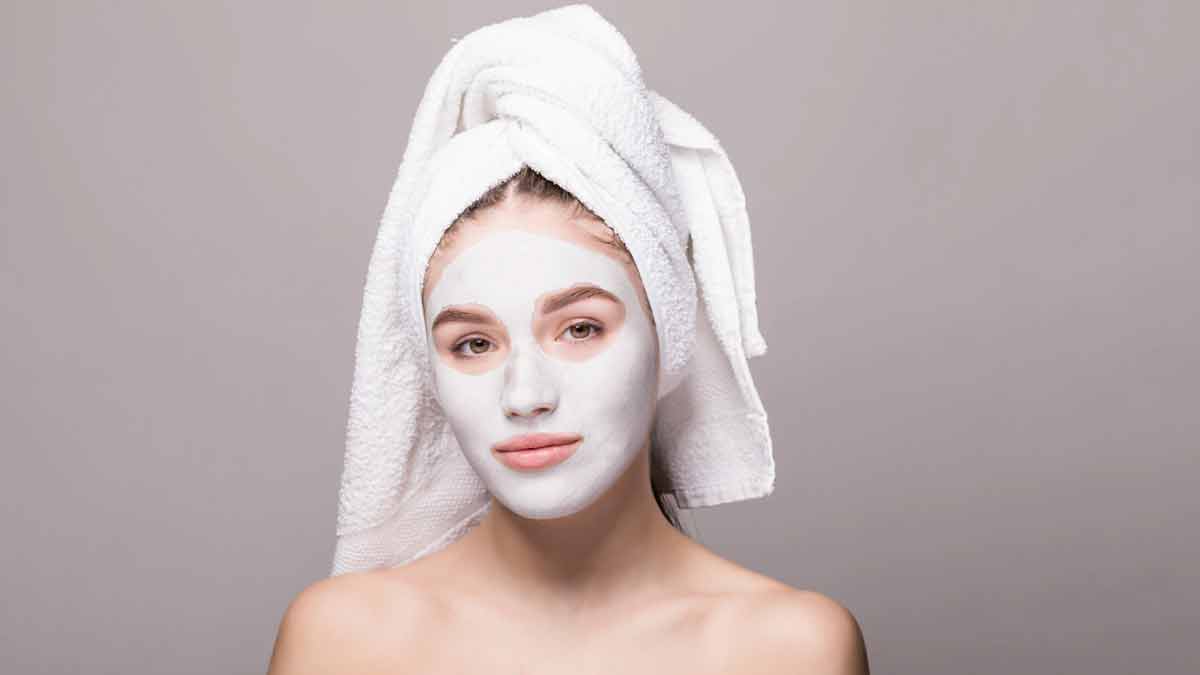  ग्लोइंग स्किन के लिए घर पर बनाएं चावल से फेस मास्क, जानें फायदे