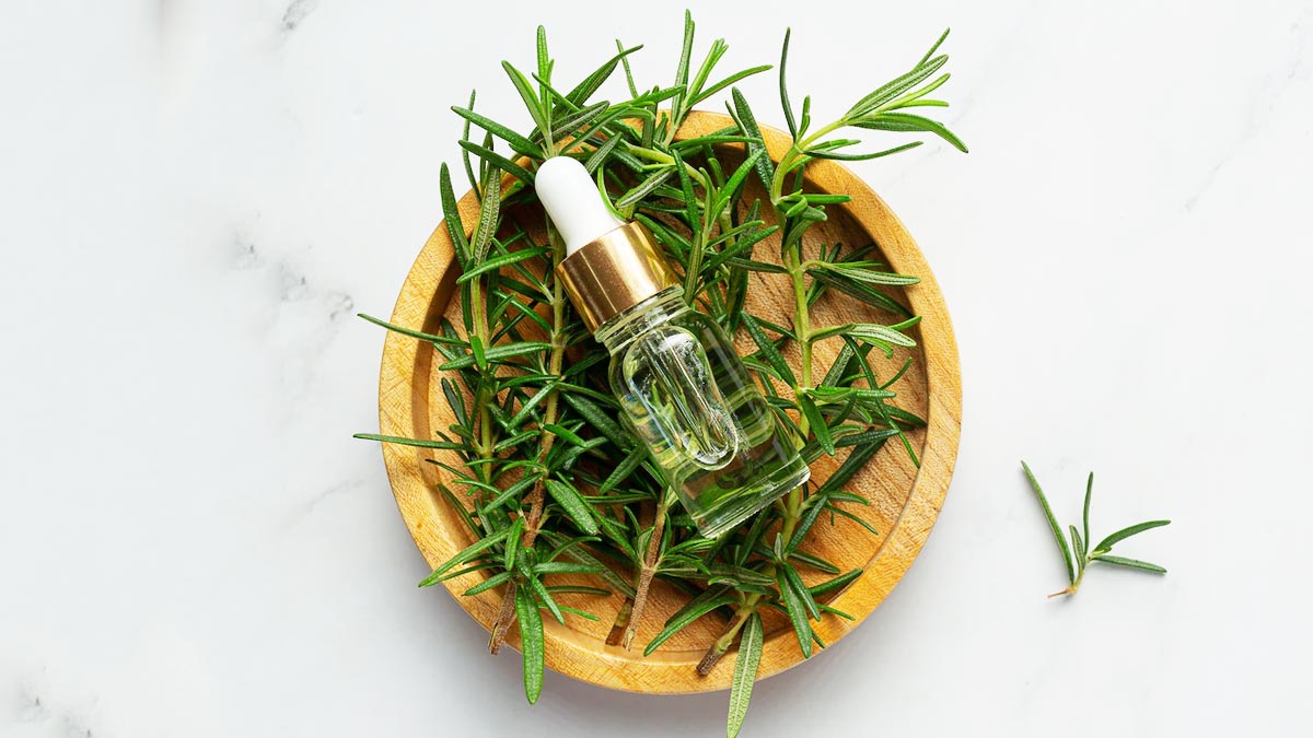 Essential-Oils-can-used-as-natural-perfume