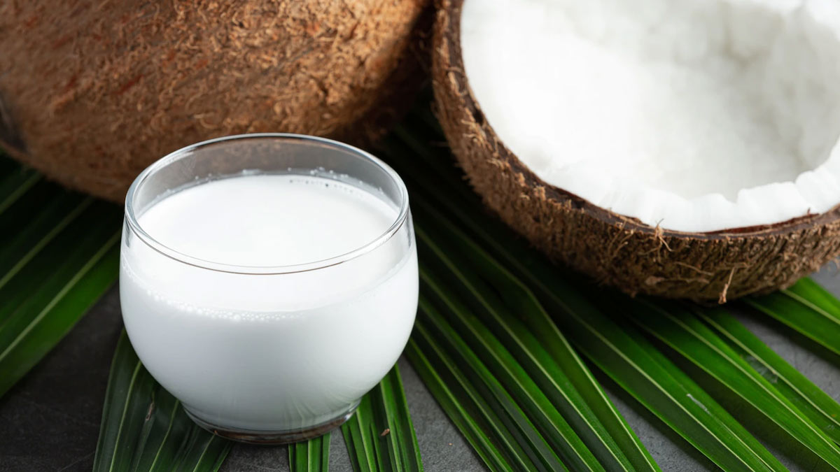 Coconut-Milk-Benefits-For-Weight-Loss-In-Hindi