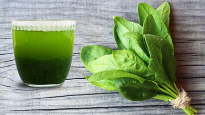 बैड कोलेस्ट्रॉल कम करने के लिए पिएं लौकी और पालक का जूस