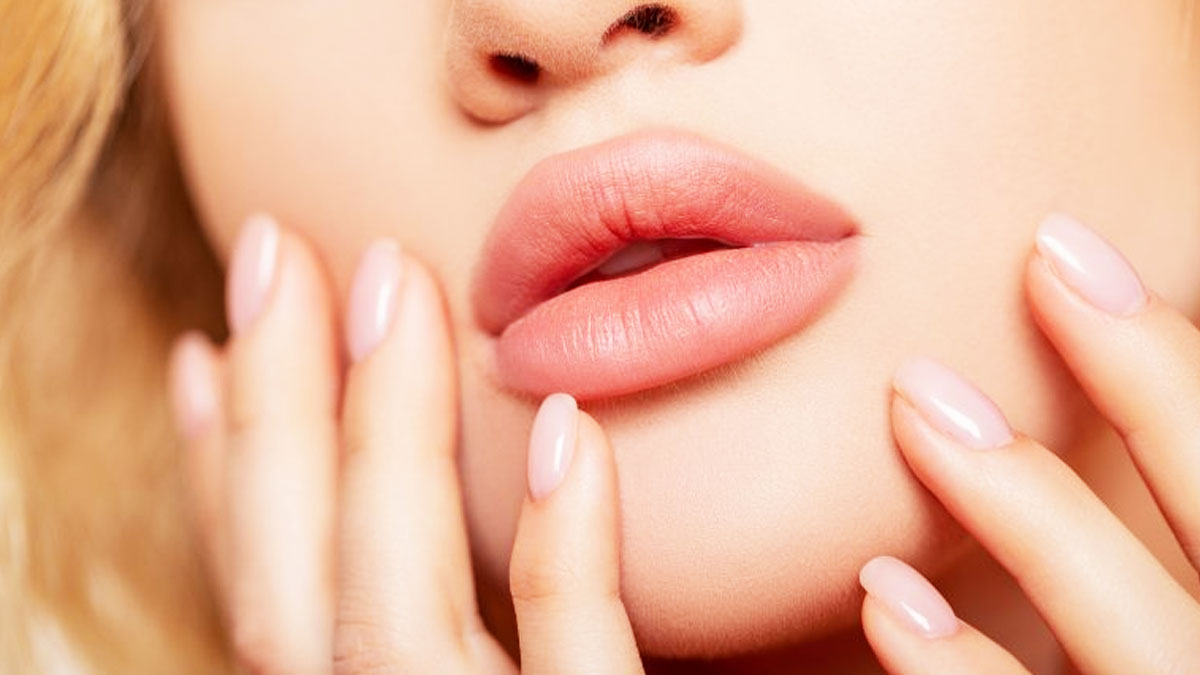 swollen lips treatment