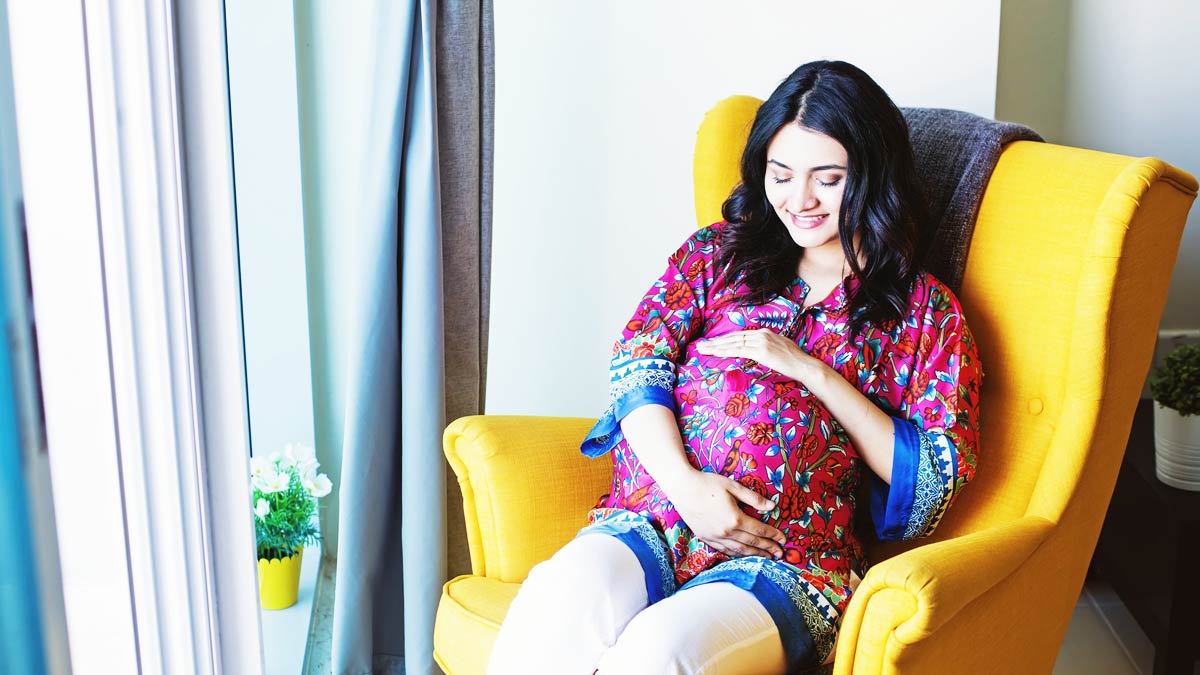 Should-pregnant-women-wear-heels-in-hindi