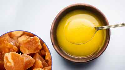 वजन बढ़ाने के लिए रोज खाएं घी और गुड़, डायटीशियन से जानें इसके फायदे