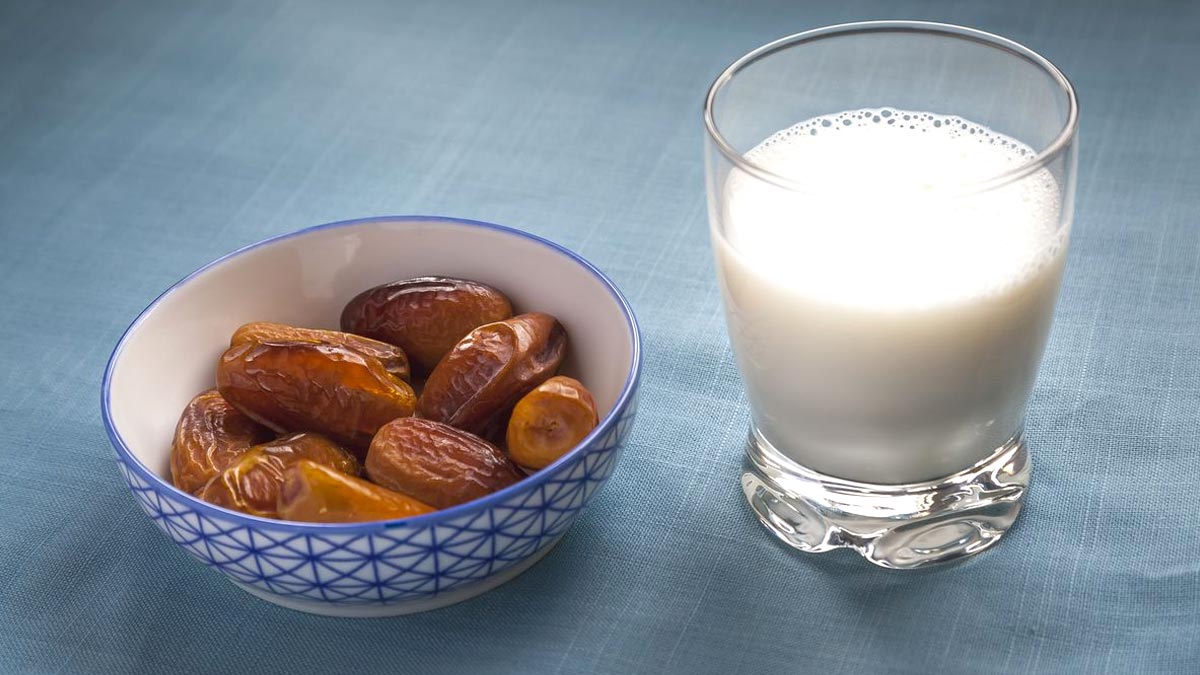 dates and figs with milk for weight gain
