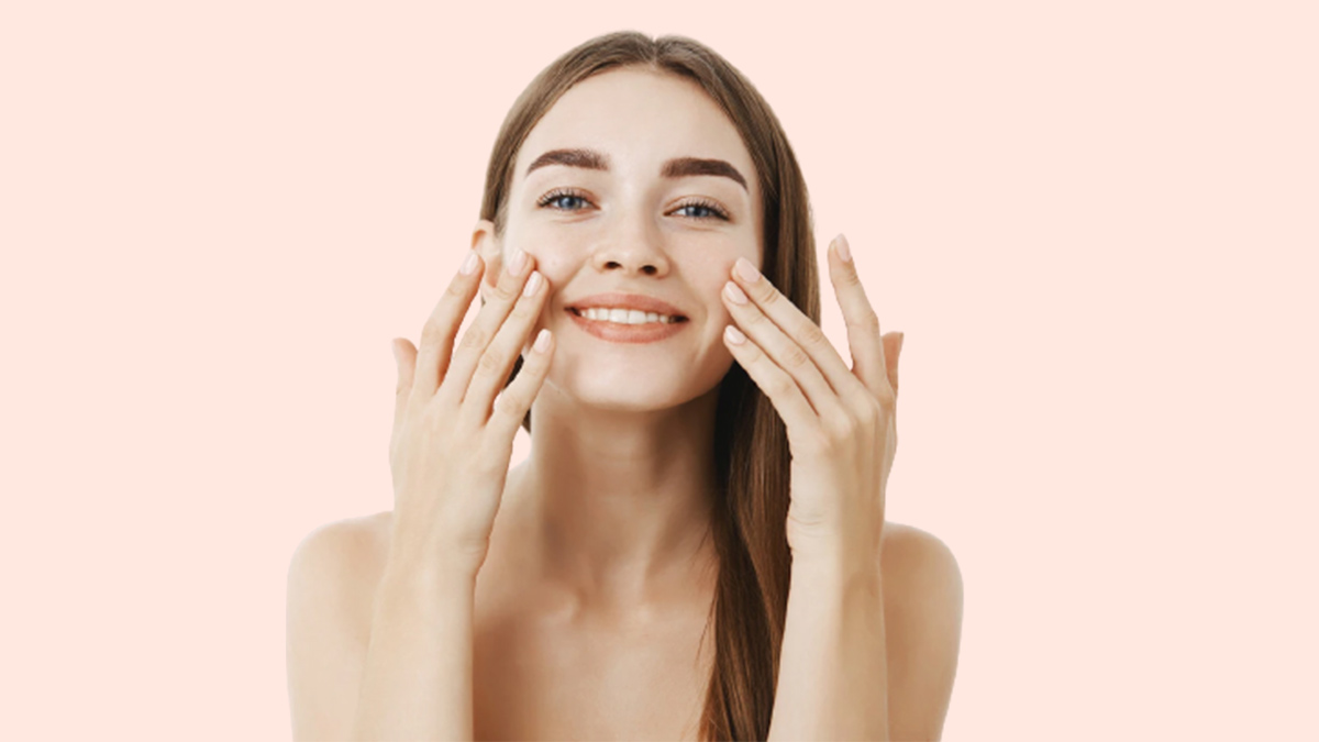 multani mitti and chandan powder face pack for glowing skin