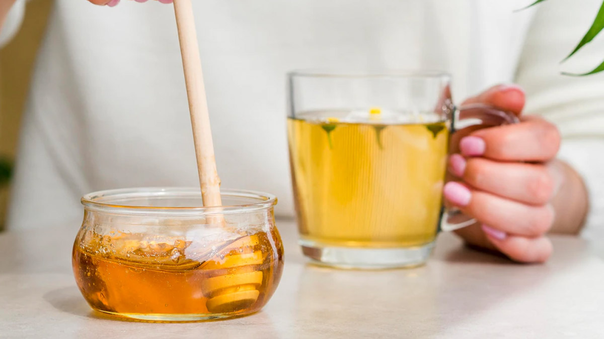 benefits of drinking honey with hot water at night in hindi