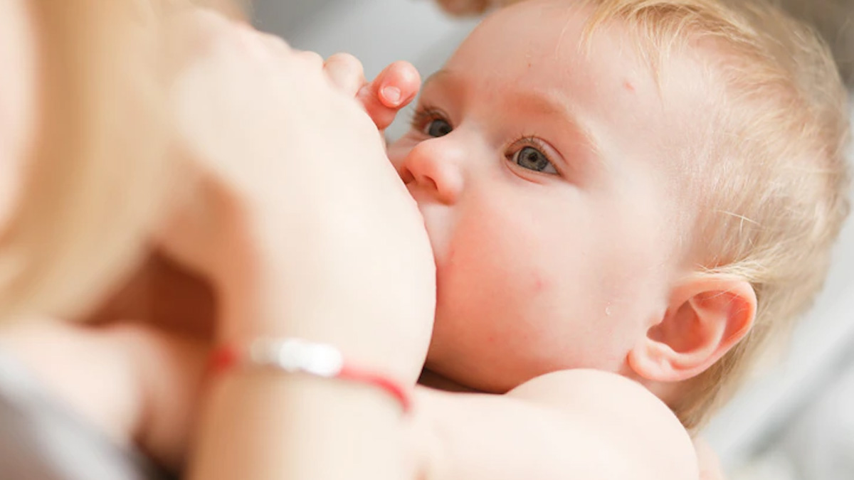 Dancer Hand Breastfeeding: Read Its Benefits and How to Do It