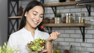 सर्दियों में सुबह उठकर खाएं ये 6 चीजें, बढ़ेगी इम्यूनिटी और रहेंगे हेल्दी