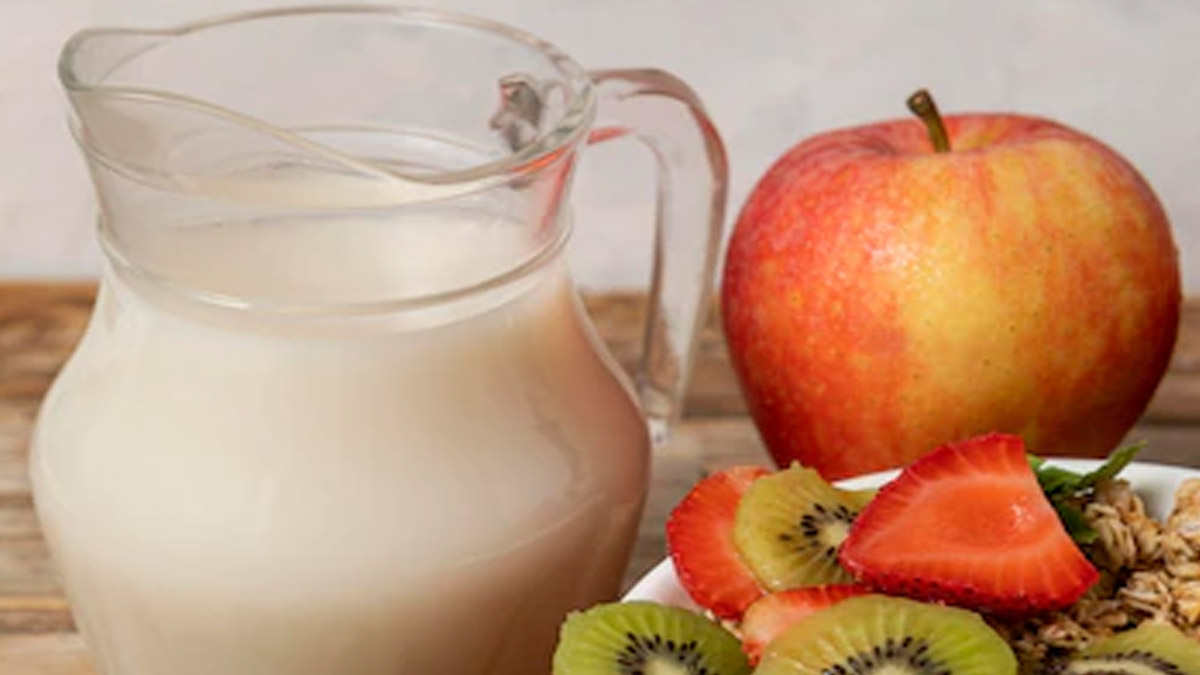 Why Consuming Fruits With Milk And Yoghurt Is A Strict No