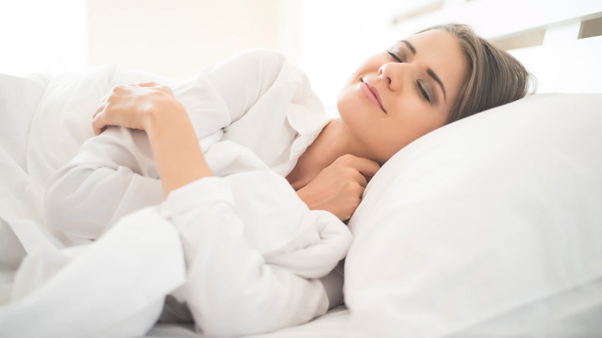 सर्दियों में क्यों आती है ज्यादा नींद? जानें इससे बचने के उपाय