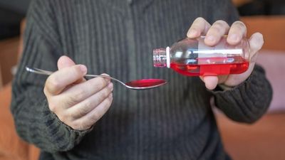  उज्बेकिस्तान का दावा भारतीय कफ सिरप पीने से 18 की मौत, क्या कफ सिरप का ओवरडोज हो सकता है जानलेवा?