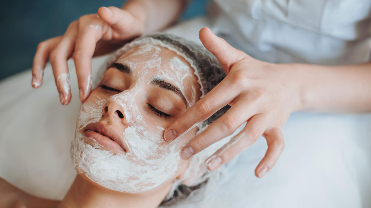 how to do facial with natural ingredients at home