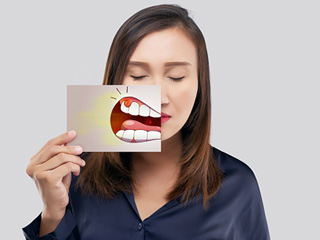 मसूड़ों में पस की समस्या होने पर क्या करें ? जानें इसे दूर करने के आसान उपाय