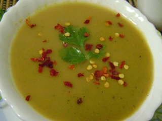 मूंग दाल का सूप पीने से सेहत को म‍िलते हैं ये 5 जबरदस्त फायदे, जानें आसान रेस‍िपी