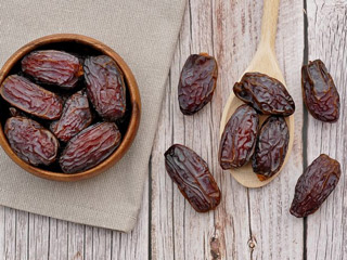 छुहारा खाने से दूर होती हैं शरीर की कई परेशानियां, जानें इसके फायदे और नुकसान