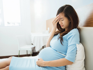 प्रेग्नेंसी में Low BP की समस्या को कैसे दूर करें? डॉक्टर से जानें आसान उपाय