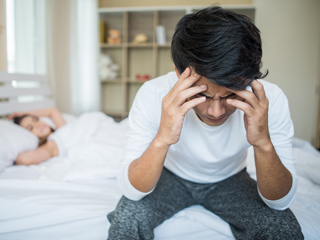 रिलेशनशिप में डिप्रेशन होने के 7 लक्षण, एक्सपर्ट से जानें कारण और बचाव