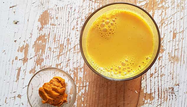 haldi milk and heart pain