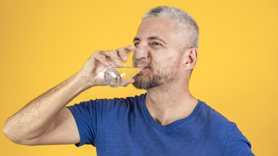 पानी की कमी से बढ़ सकती है रूमेटाइड अर्थराइटिस की समस्या, जानें कैसे रहें हाइड्रेट