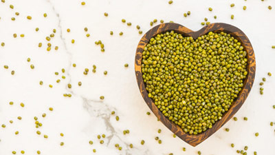 साबुत मूंग दाल खाने से सेहत को मिलते हैं ये 5 फायदे, जानें कुछ नुकसान भी