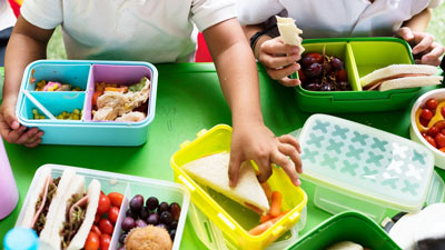 स्कूल जाने वाले बच्चों के लिए हेल्दी लंच कैसे बनाएं? जानें आसान टिप्स