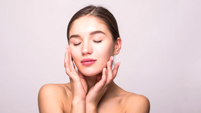 बिना मेकअप दिखना चाहती हैं सुंदर? अपनाएं ये 5 टिप्स