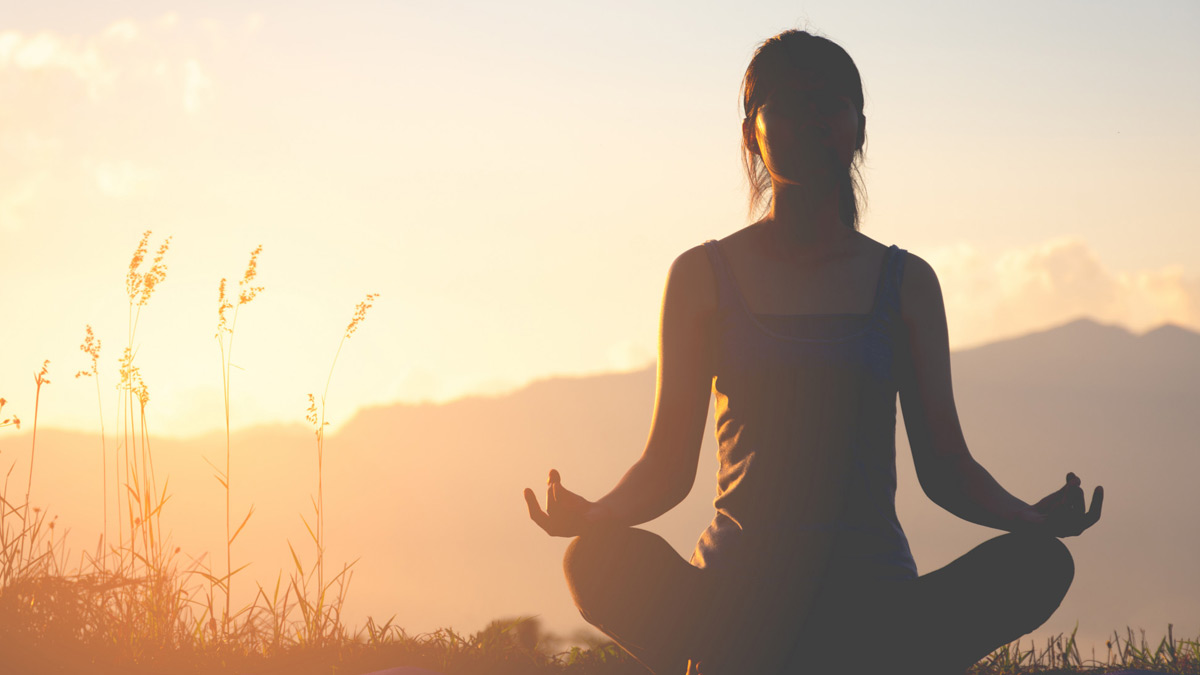 5 Amazing Benefits Of Morning Meditation By A Yoga Expert